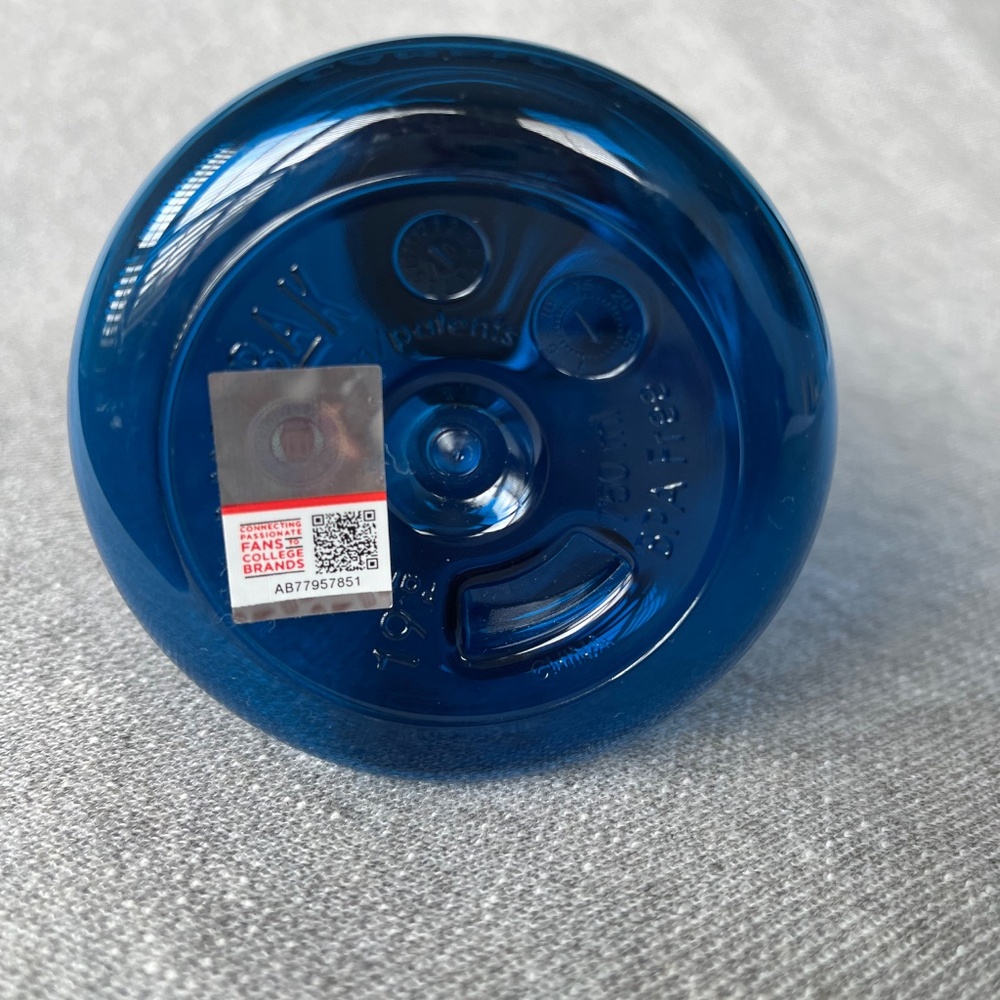 UC San Diego Camelbak 25oz Water Bottle: BRAND NEW - Picture 10 of 10
